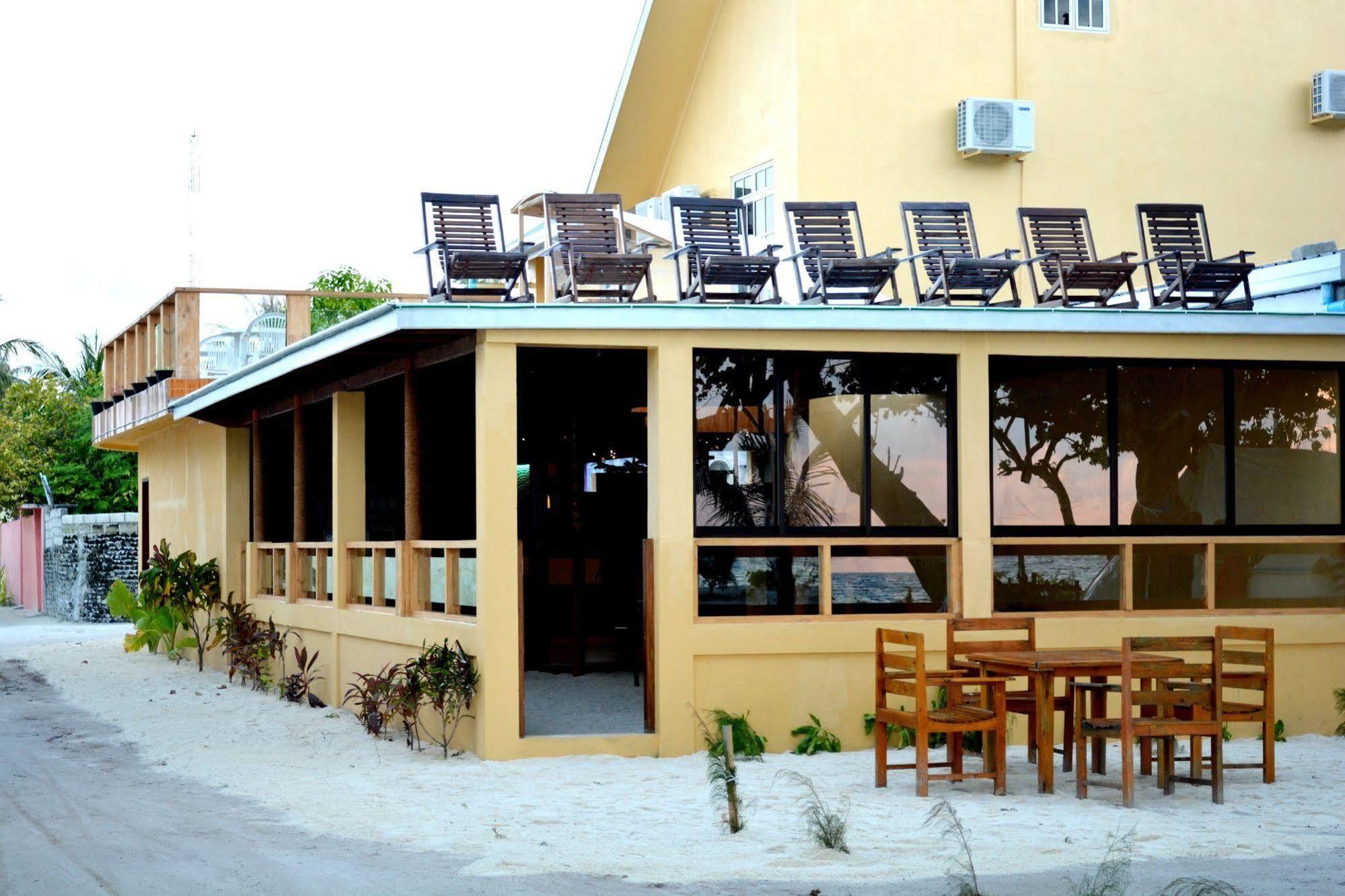 Lily Rest Maldives Hotel Maafushi Bagian luar foto