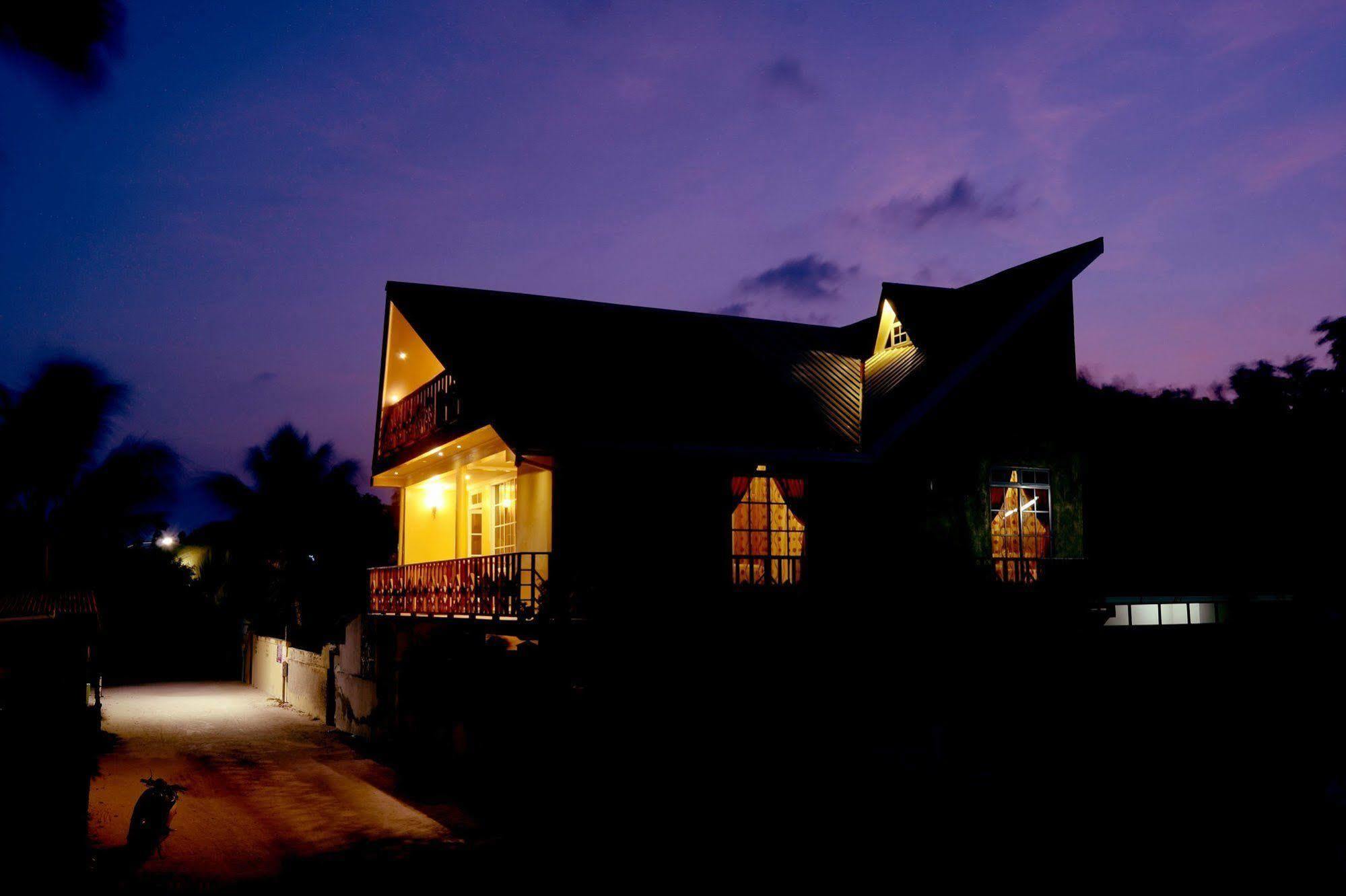 Lily Rest Maldives Hotel Maafushi Bagian luar foto