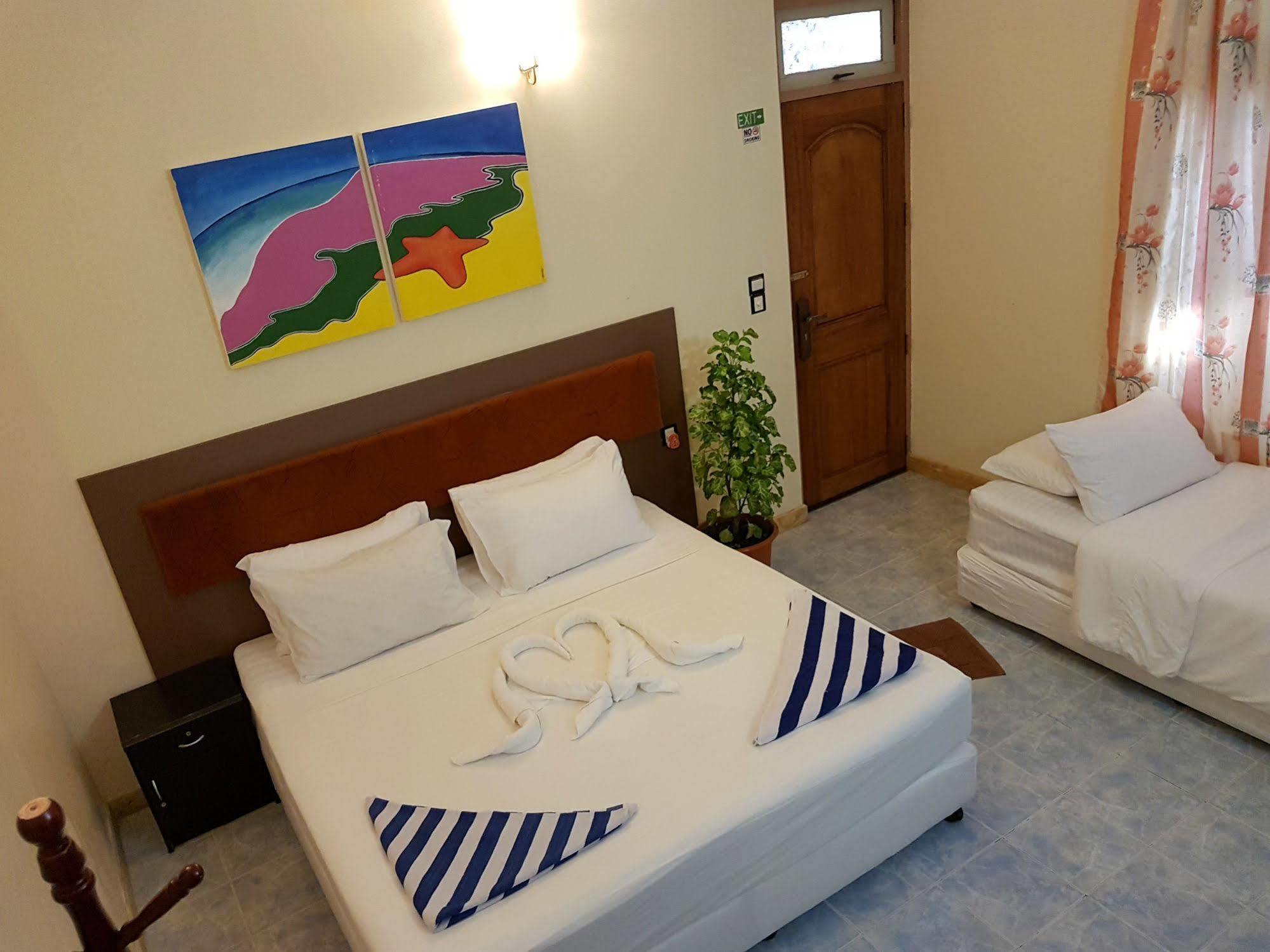 Lily Rest Maldives Hotel Maafushi Bagian luar foto